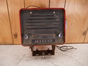 VINTAGE ALLIS CHALMERS AM FENDER RADIO UNTESTED - Picture 1 of 9