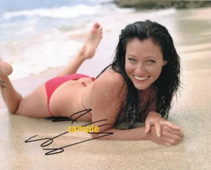 SHANNEN DOHERTY #3 NACHDRUCK FOTO 8X10 SIGNIERT HANDSIGNIERT MANN HÖHLE GESCHENK BEZAUBERT - Bild 1 von 1