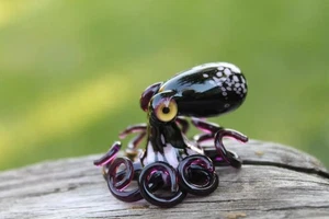 Purple White Handmade Glass Octopus Figurine – Lampwork Animal – Miniature - Picture 1 of 5