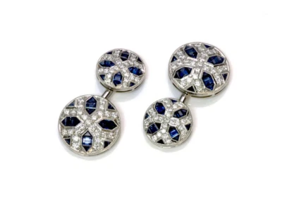 Gemelos redondos de doble cara con diamantes blancos brillantes y zafiros azules creados en laboratorio Foto 1 de 4