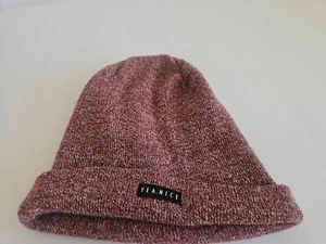 Yea schöne Herren Beanie - rot-weiß mit Bündchen, warm & stylisch - Bild 1 von 2