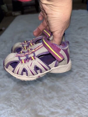 Merrell niña talla 5 sandalias clásicas de una correa. Lindo, exc. estado y calidad Foto 1 de 4