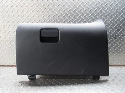 Mitsubishi Mirage 2019 hatchback guantera compartimento de almacenamiento Foto 1 de 4