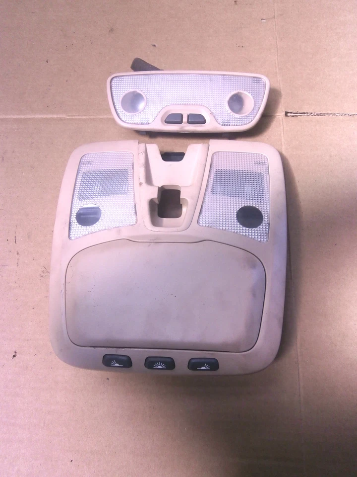 VOLVO V70 2003 MK2 PAIR OF INTERIOR LIGHTS - Imagem 1 de 1