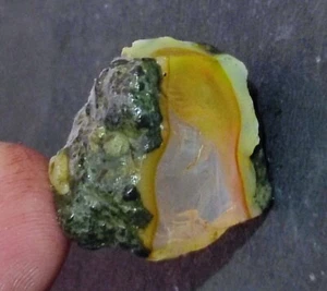 28.85 Ct Natural Ethiopian Play Color Oil Fire Opal EGL Certified Gemstone Rough - Foto 1 di 10