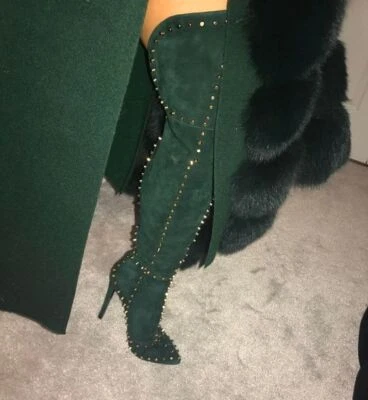 Botas de pasarela para mujer punta sobre la rodilla tacón de aguja remache estilo americano Foto 1 de 4