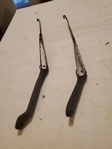 1994 - 1997 honda accord LEFT & RIGHT WINDSHIELD WIPER ARMS PAIR OEM NO BLADES - Picture 1 of 5