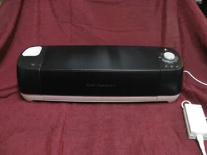 Cricut Explore Air 2 Automated Smart Design Cutting Machine - Nice Condition - Picture 1 of 12