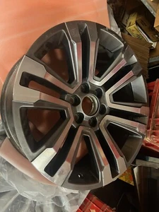 USED OEM 22" x 9" ALUMINUM Wheel for GMC Yukon and Denali 2017-2020 Rim Machine - Picture 1 of 3