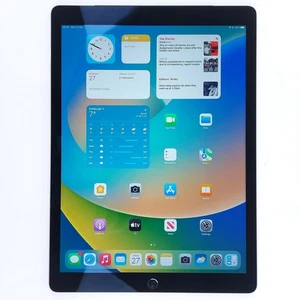 Apple iPad Pro 12.9 inch (2015) 1st Gen (A1584) - 128GB Wi-Fi  Grey-PRISTINE - Picture 1 of 3