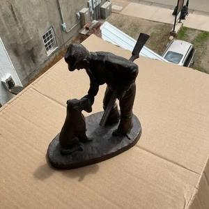 Regalos de diseño 1984 firmado cazador de nueces, nogal y resina con escultura de perro - Imagen 1 de 8