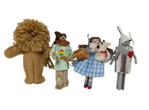 4 adornos de pinza hechos a mano del Mago de Oz Dorothy León Espantapájaros Hombre de hojalata - Imagen 1 de 15