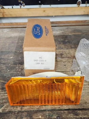 NOS 1985 Ford Thunder Bird Cougar LH Left Parking Lamp Housing Lens E4SZ-13201-A - Image 1 of 4