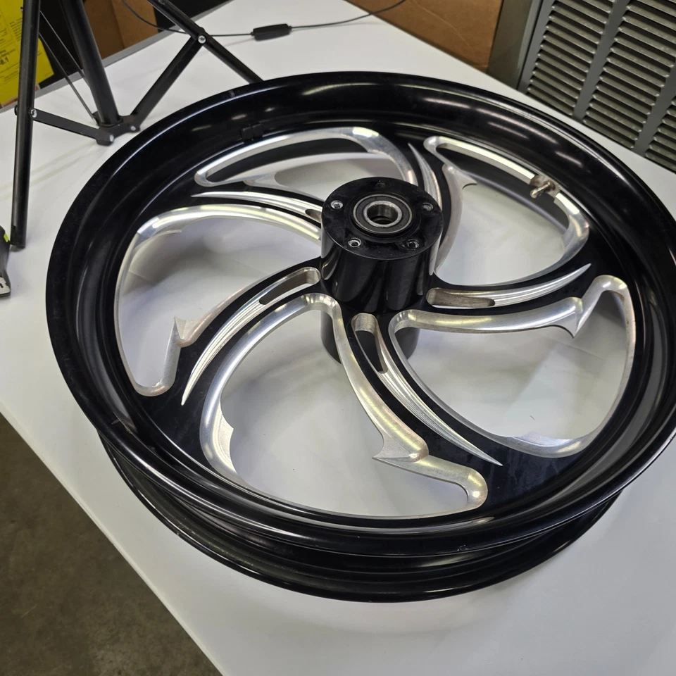 Rueda de moto Performance Machine "Rival" - 21" Foto 1 de 4