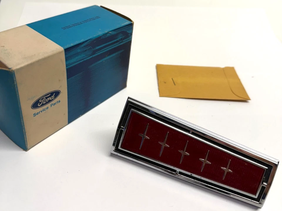 Винтажная новая из старых запасов 1969 Mercury решетка с эмблемой C9MY-8A223-A - Изображение 1 из 4