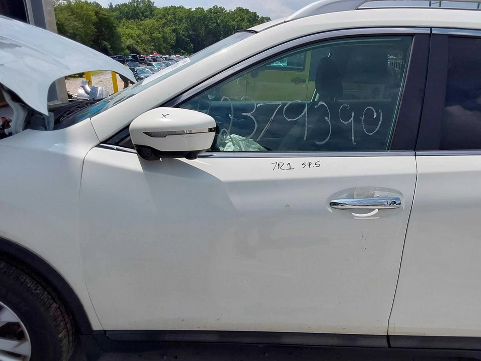 Used Front Left Door Assembly Front fits: 2015 Nissan Rogue electric VIN 5 1st d — 第 1/4 张图片