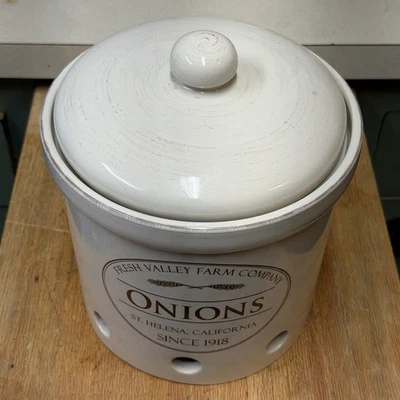 Chefs Fresh Valley Farm Stoneware Crock Onions Canister 9” W/ Lid St Helena - Image 1 of 4