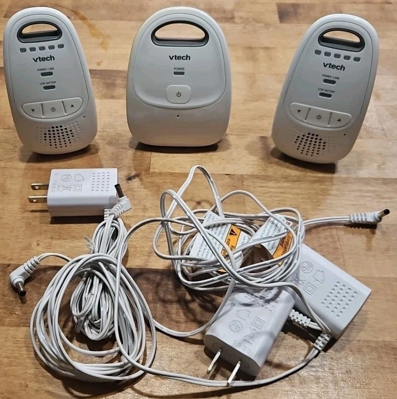 VTech DM112-2 Digital Audio Baby Monitor with Two Parent Units Works Great 银色 — 第 1/1 张图片