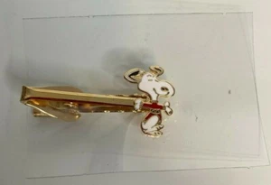 SNOOPY Aviva Running Happy Joyful Peanuts Cartoon Vintage Tie Clip NEW - Picture 1 of 2