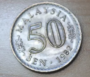 1982 Malaysia 50 Sen - Picture 1 of 2