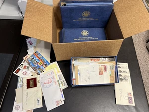 Briefmarkensammlung Weltweit, riesiger Karton, hunderte Hüllen (LJ) - Bild 1 von 6