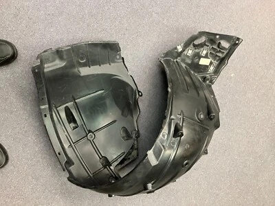 Novo Forro Interno Frontal do Para-lama Lateral do Passageiro, Destro Para Toyota Corolla 2011-2013 - Imagem 1 de 4