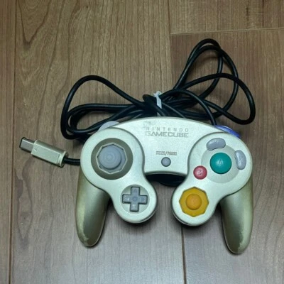 RARE GAMECUBE Controller DOL-003 Star Light Gold Wii JAPAN Limited Edition ② - Image 1 of 4