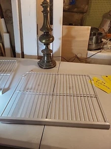 GE REFRIGERATOR WIRE SHELF From Mod GTR11AAPARWW REFRIGERATOR - Picture 1 of 5