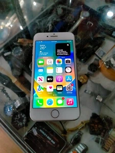 APPLE IPHONE 8 SMART PHONE (A1863 | MQ6L2X/A) 64GB IN WHITE - UNLOCKED - Picture 1 of 24
