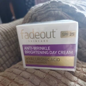 FADEOUT ANTI WRINKLE BRIGHTENING DAY CREAM SPF25 WITH HYALURONIC ACID 50ML - Picture 1 of 1