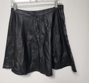 LC Lauren Conrad Kunstlederrock Damen schwarz Stretch Reißverschluss Größe 10 siehe Beschreibung - Bild 1 von 4