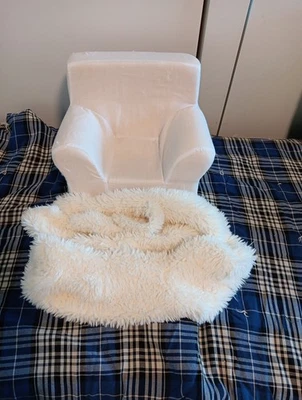 Silla y funda infantil Pottery Barn para niños mullida tono crema bordada gris Lulu Foto 1 de 4