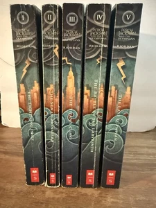 Percy Jackson and the Olympians Series Set 1-5 Rick Riordan Paperback Lot - Foto 1 di 8