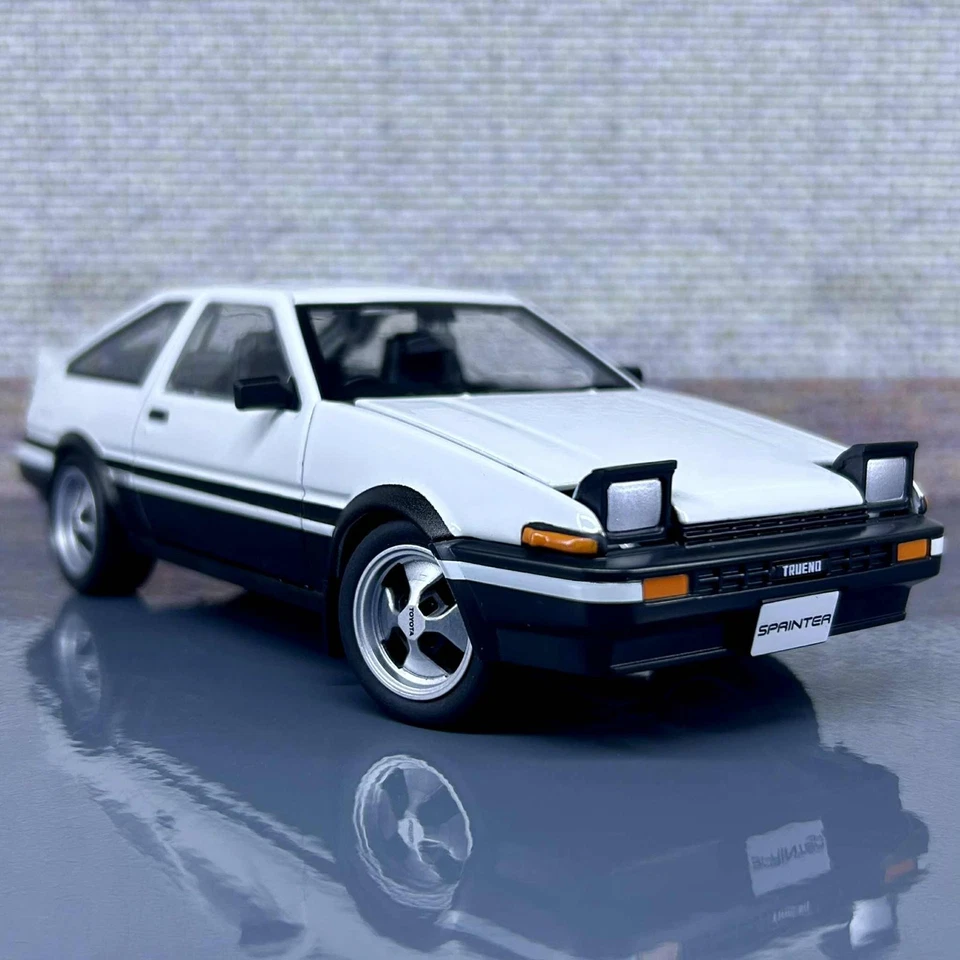 Toyota Sprinter Trueno AE86 – Maisto 1:24 Scale Diecast Model Car Initial D JDM - Image 1 of 4