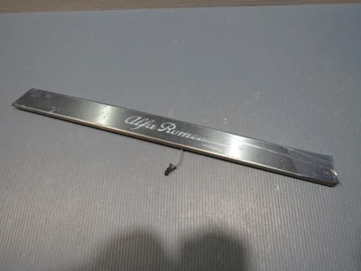 Cache joint de porte LED gauche origine Alfa Romeo P/N 502906300 REF C10U-46 - Photo 1/4