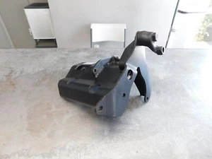 450SL 450SLC 380SL 380SLC A/C COMPRESSOR BRACKET MOUNT - Picture 1 of 4