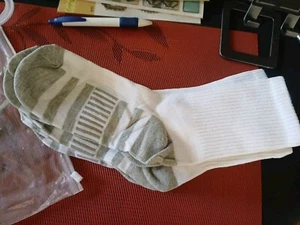 6 Paar weiße Polyester Baumwolle Elasthan Socken leicht Einheitsgröße - Bild 1 von 5