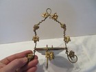ancien baguier porte montre en laiton et porcelaine décor grappe de raisin XIX