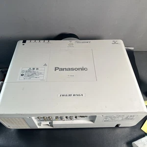 Proyector Panasonic Pt-Ew630 G9 (solo cuerpo) Proyector LCD portátil no probado - Imagen 1 de 5