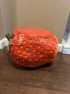 TikTok Viral Strawberry Plant stand/stool - Picture 1 of 5