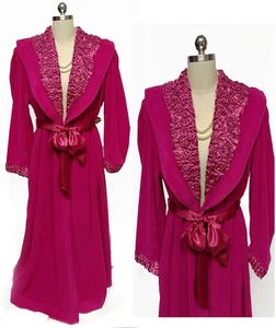 NEU MADE IN ITALY 1980er VELOURS WICKEL MORGENMANTEL: RUBIN SATIN REVERS - GROß - Bild 1 von 7