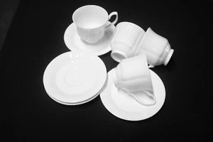 Set mit 36 Teetassen und Untertassen. Restposten - Bild 1 von 5
