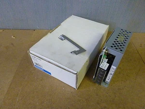 Fuente de alimentación Omron S82J-01015D entrada 15 VDC 100-240 VAC (10037) - Imagen 1 de 1
