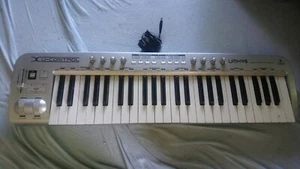 BEHRINGER UMX49 U Control USB Midi Electronic Controller Keyboard Working 49 Key - Picture 1 of 4