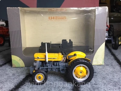Universal Hobbies - Massey Ferguson 135 Ind Tractor - 1:32  - New/Mint - Image 1 of 4