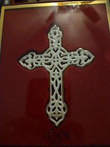 Croce Lenox da appendere addobbo natalizio porcellana avorio bordo oro in scatola - Foto 1 di 1