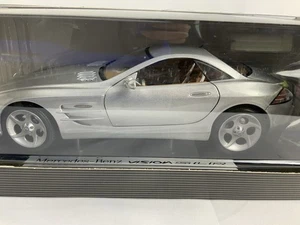 Modellino auto Mercedes-Benz Vision SLR pressofuso 1:18 edizione SLR argento in scatola - Foto 1 di 4
