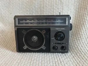 Realistic Radio Shack 12-625A FM AM Tragbares AC DC Radio GETESTET Retro Vintage - Bild 1 von 9