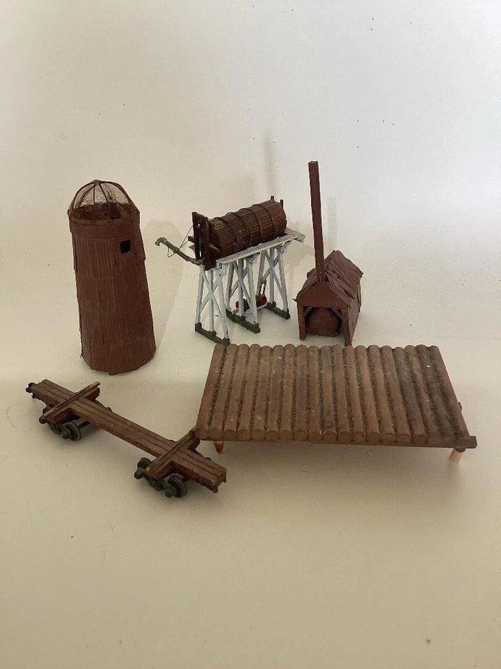 HO Logging / Lumber Mill, Sawdust Burner, Water Tank, Boiler, Log Car, Log Rack - Image 1 of 1