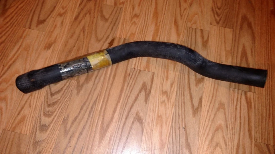 GM Radiator Coolant Hose NOS Part # 14013235 - Image 1 of 1